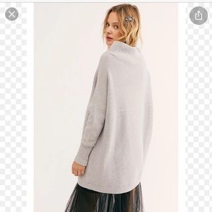 VGUC Free People Ottoman, size M in grey ice.